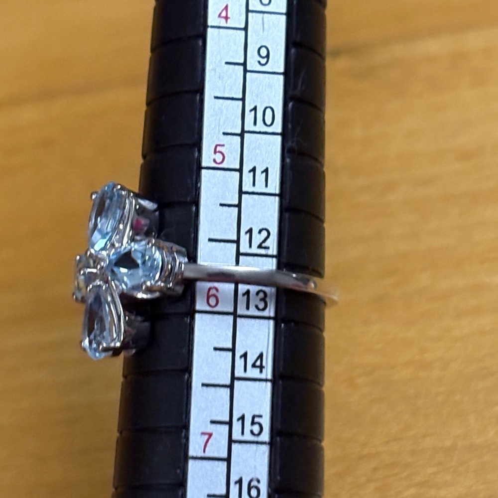 Natural 3.20 carat Genuine Swiss Blue Topaz Pear Cut 4-leaf clover ring Size 6 - Picture 3 of 15